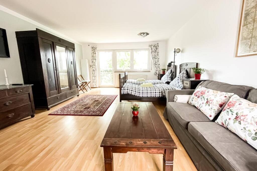 Apartment Am Auensee Mit Grosser Terrasse & Privat-Parkplatz Lipcse Kültér fotó